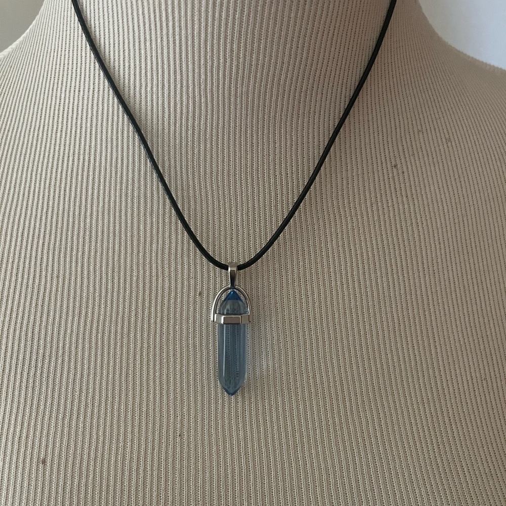 Crystal Pendant Necklace with leather necklace - Picture 4 of 9